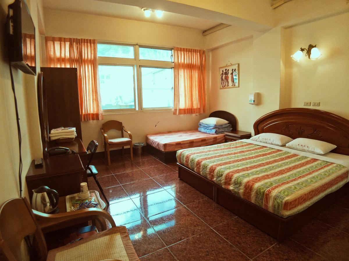 Sun Moon Lake Fisherman Homestay Yuchi Bagian luar foto